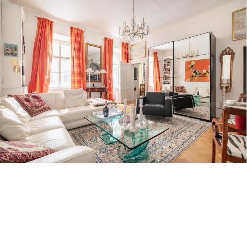 Imperial Gem . Flamboyant Studio . Heart of Vienna