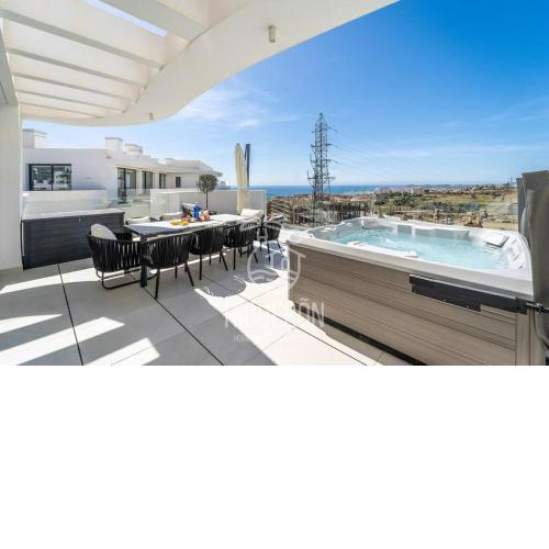 Impressive penthouse,Brand new and Private jacuzzi