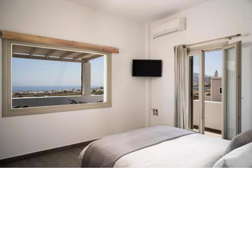In the heart of Fira & free pool - Nychteri suite