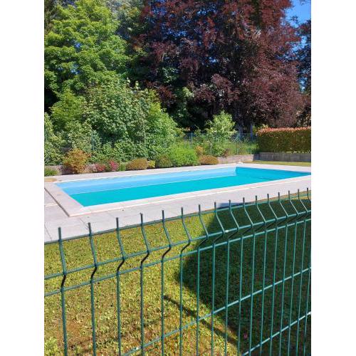 Incantevole appartamento con piscina e vista monti