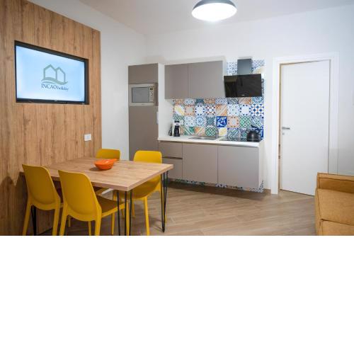 Incao Holiday Candeloro House