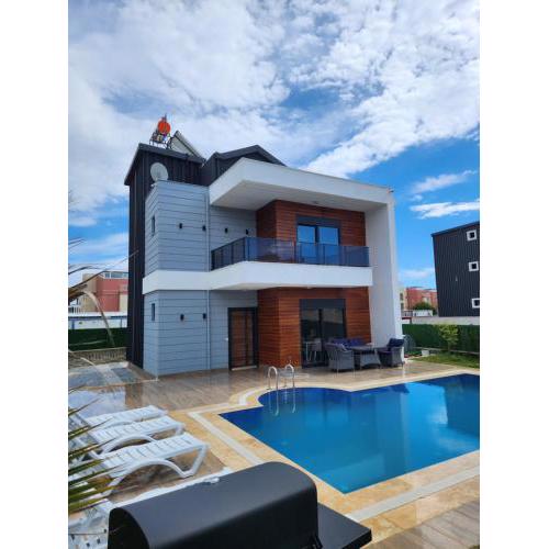 Incredible luxury villa 3 bedrooms and a hall