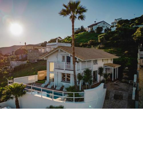 Increíble Villa de madera con vistas al mar