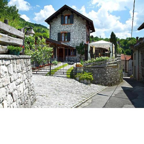 Independent Cottage in Ponte Nelle Alpi with Private Garden