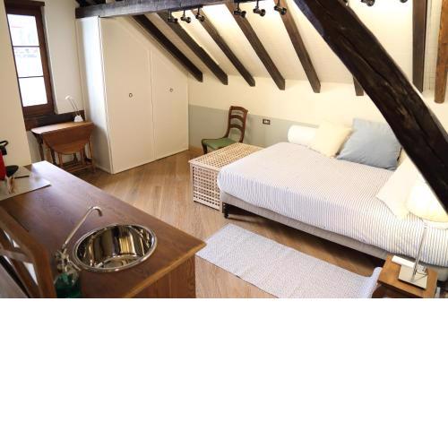 Independent Courtyard House in city center