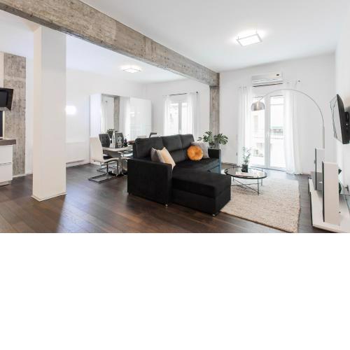 Industrial 1BR Apartment in Ampelokipoi Area by UPSTREET