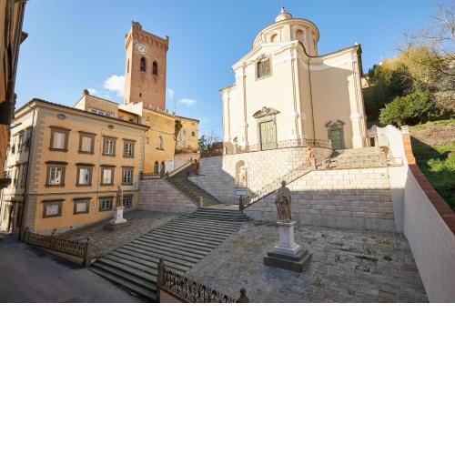 Industrial apartment in the heart of San Miniato