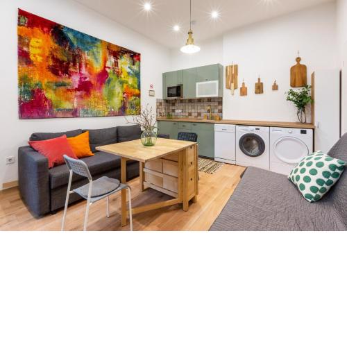 Industrial Style Appartment with AC steps to Gozsdu