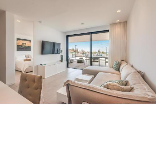 Infinity 0-8 LUXE SEA VIEW 2B
