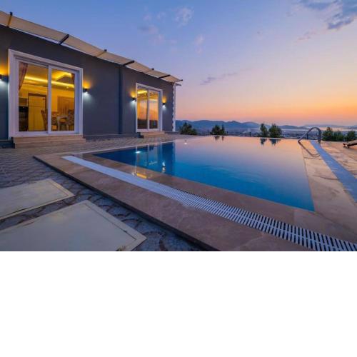 Infinity Pool Villa with Jacuzzi in Muğla, Fethiye - Awz213