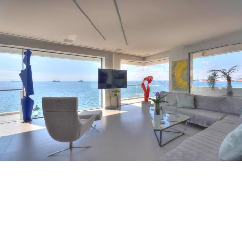 Infinity Sea View Apartment