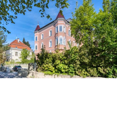 InnsbruckHomes at Botanical Garden