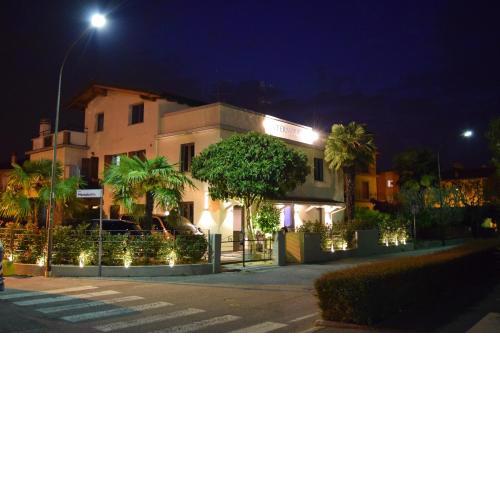 International Rooms & Apartments