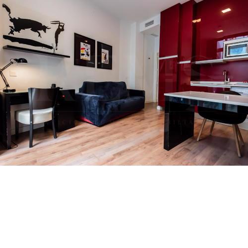 Intimate apartment by Picasso Museum