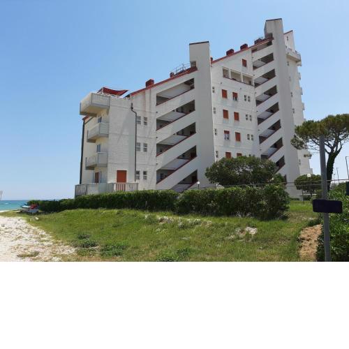 Inviting apartment in Marotta with Veranda