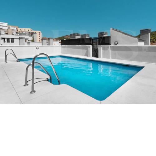 Inviting apartment with community pool - Center