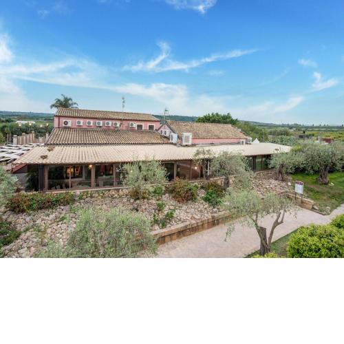 Inviting Holiday Home in Carlentini with Pool