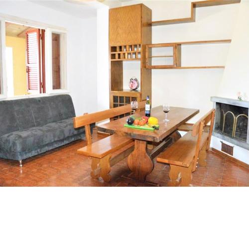 Inviting holiday home in Castiglione del Lago with garden