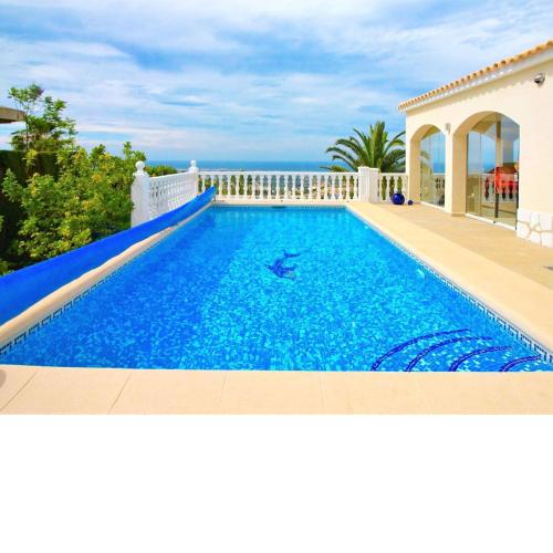 Inviting holiday home in Denia with private pool