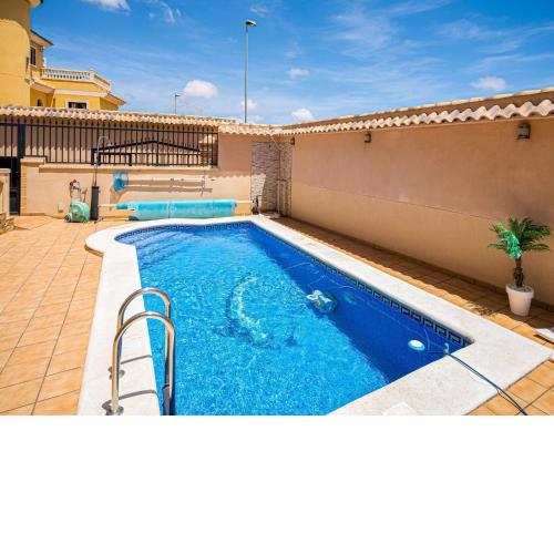 Inviting Holiday Home in Orihuela with Garden