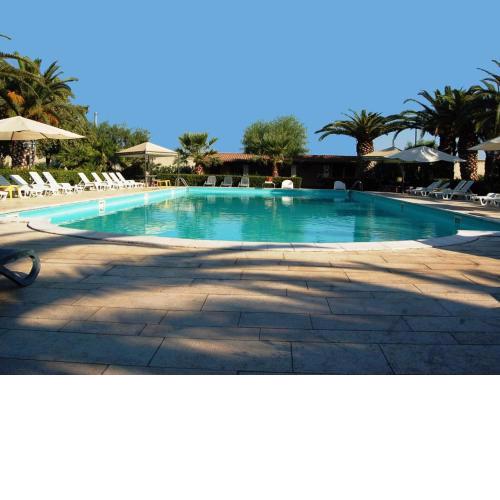 Inviting Holiday Home in Trinitapoli with Swimming Pool