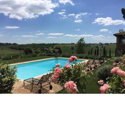 Inviting villa at Cortona with private fenced garden
