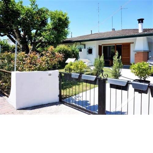 Inviting villa in Porto Santa Margherita with private garden