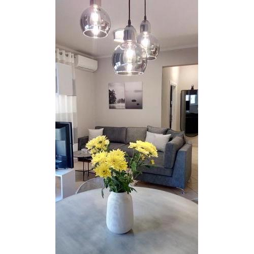 Ioanna's Luxury Two Bedroom Apartment