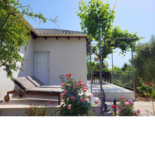 Ioannis Houses - gemütliches Ferienhaus im Olivenhain