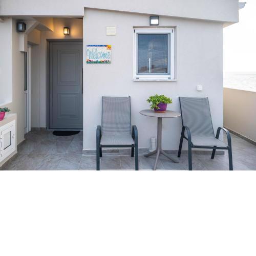 IONIAN BLUE SUITE