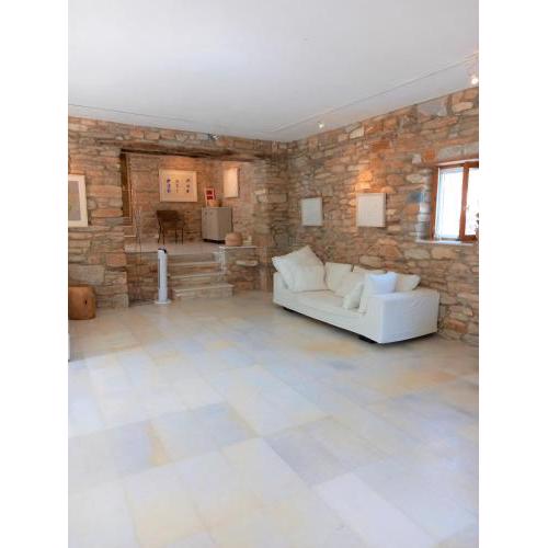 Ios Suite Atellier-Cozy Stone Retreat near the sea