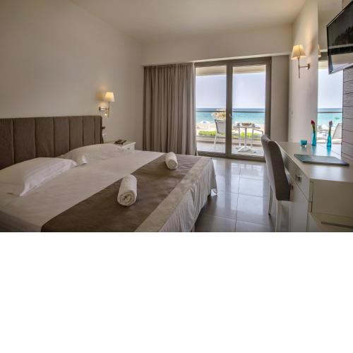 Iperion Beach Hotel