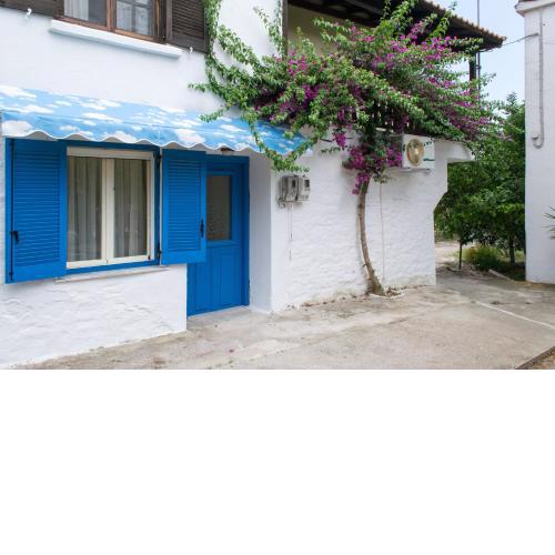 Ippotamos House