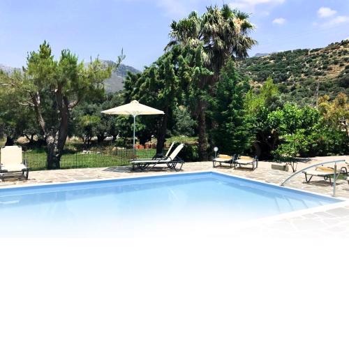 IRIDA Studios Hotel & Pool