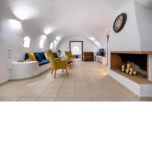 Iridanos Cave House