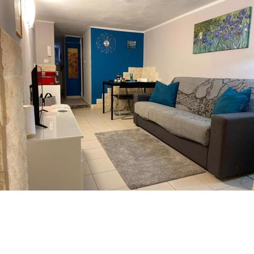 Iris Apartment