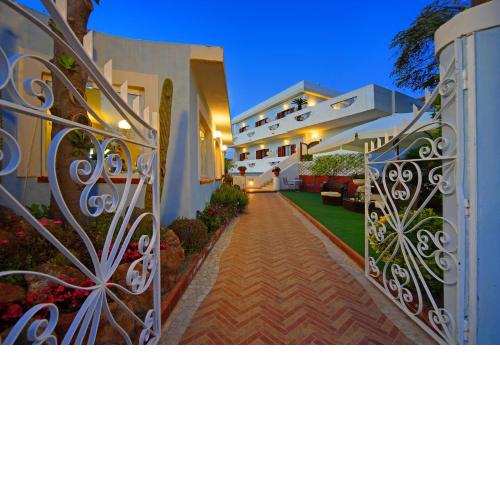Iris Hotel