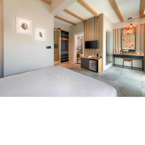 Isola 12 Hotel