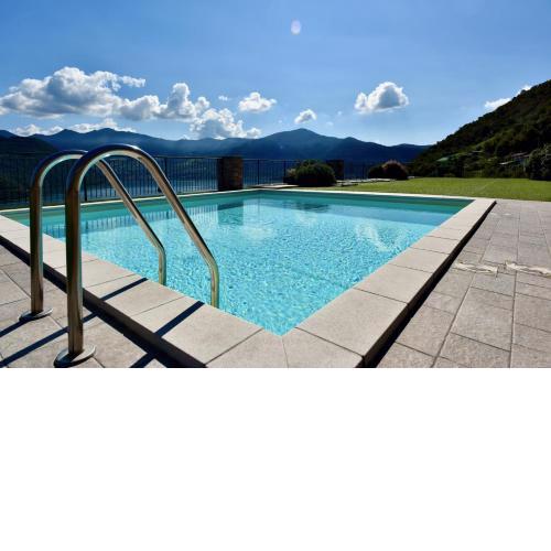 Italian Vacation Homes - La Petite Maison du Lac