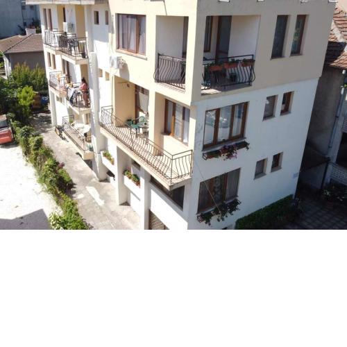 Ivet Guest House