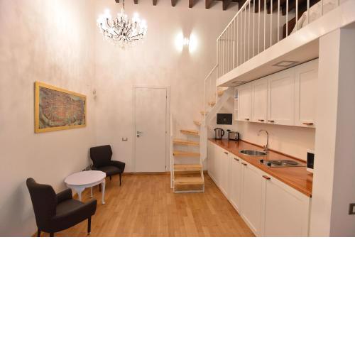 IzzHome City Center Cozy
