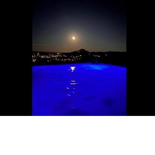 Jaccuzi Airport House