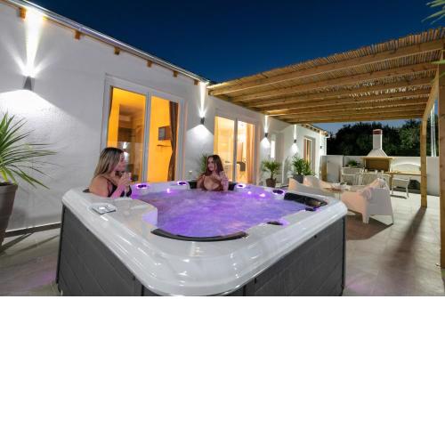 Jacuzzi deluxe villa