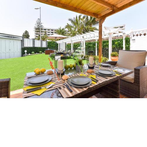 Jacuzzi & Garden Holiday Home