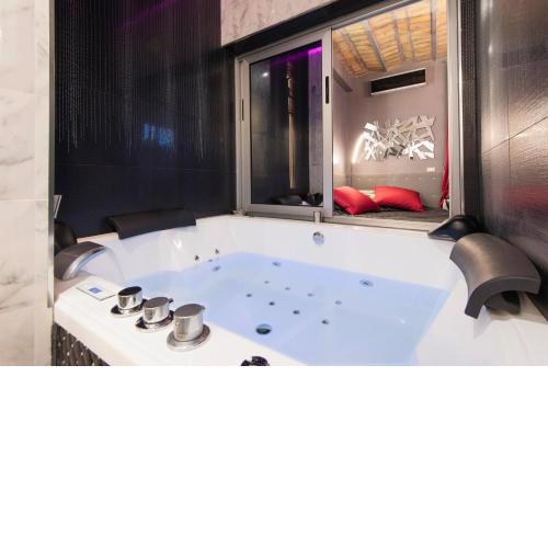 Jacuzzi Love SuiteSweetRome