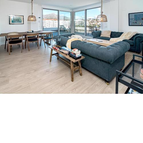 JG36B- Luxury penthouse with jacuzzi