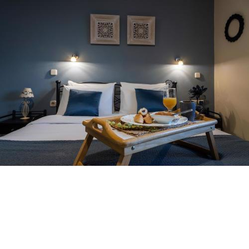 Jo Marinis Rooms