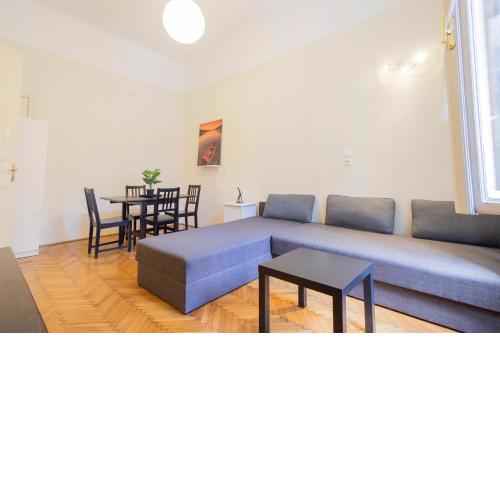 Joseph Boulevard Apartment