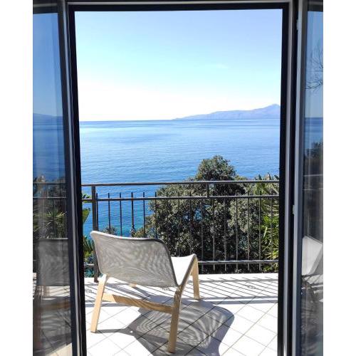 Judia Camere sul mare