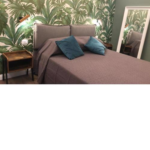 Jungle suite mood behind Piazza Signoria